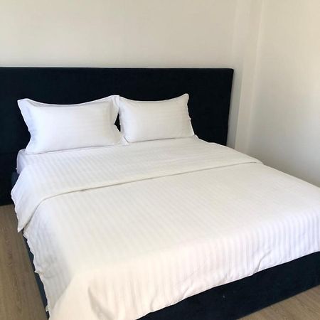 Holiday Apartment Tirana Esterno foto